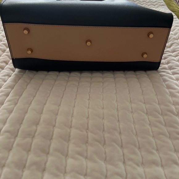 Marc Jacob’s Tote - Picture 4 of 4